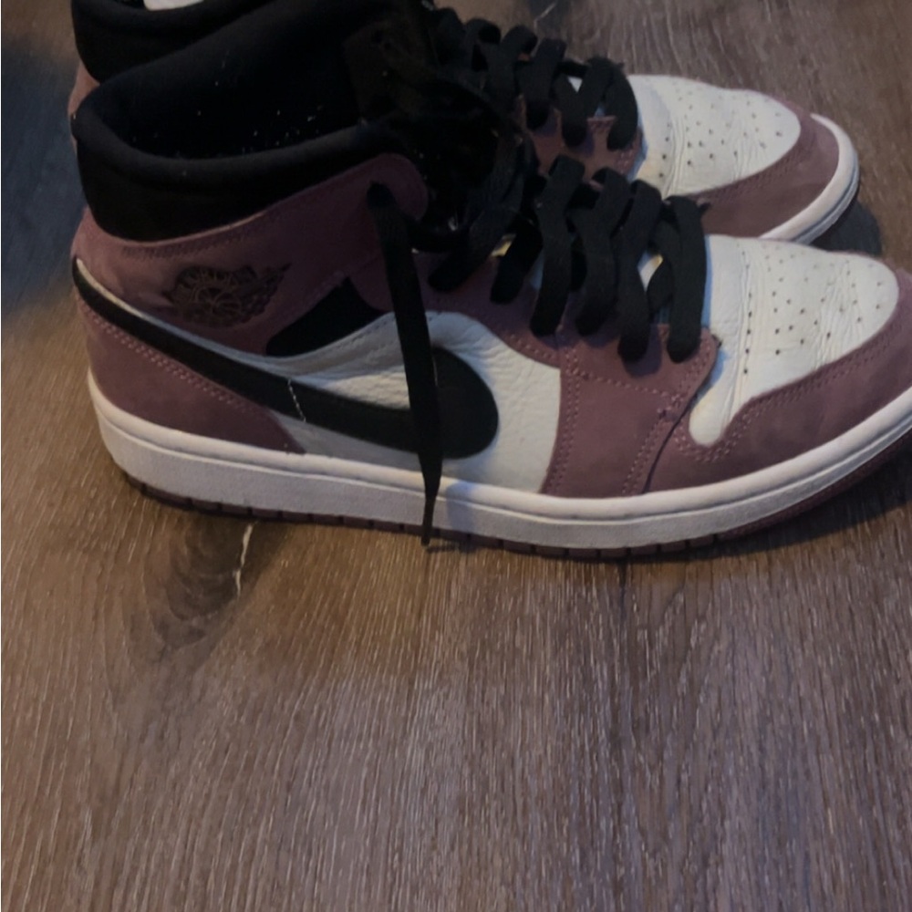 Jordan Women's Sneakers in Mauve and White